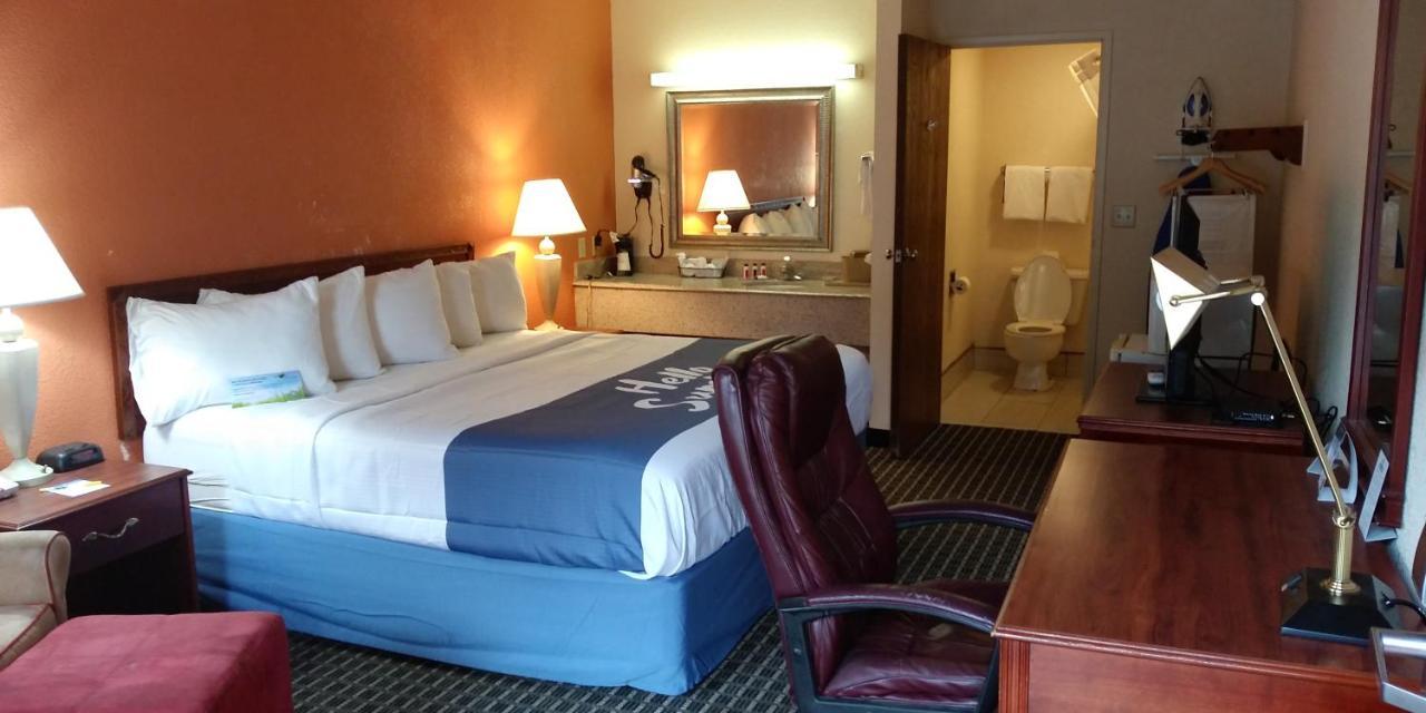 Days Inn By Wyndham Morehead Zewnętrze zdjęcie
