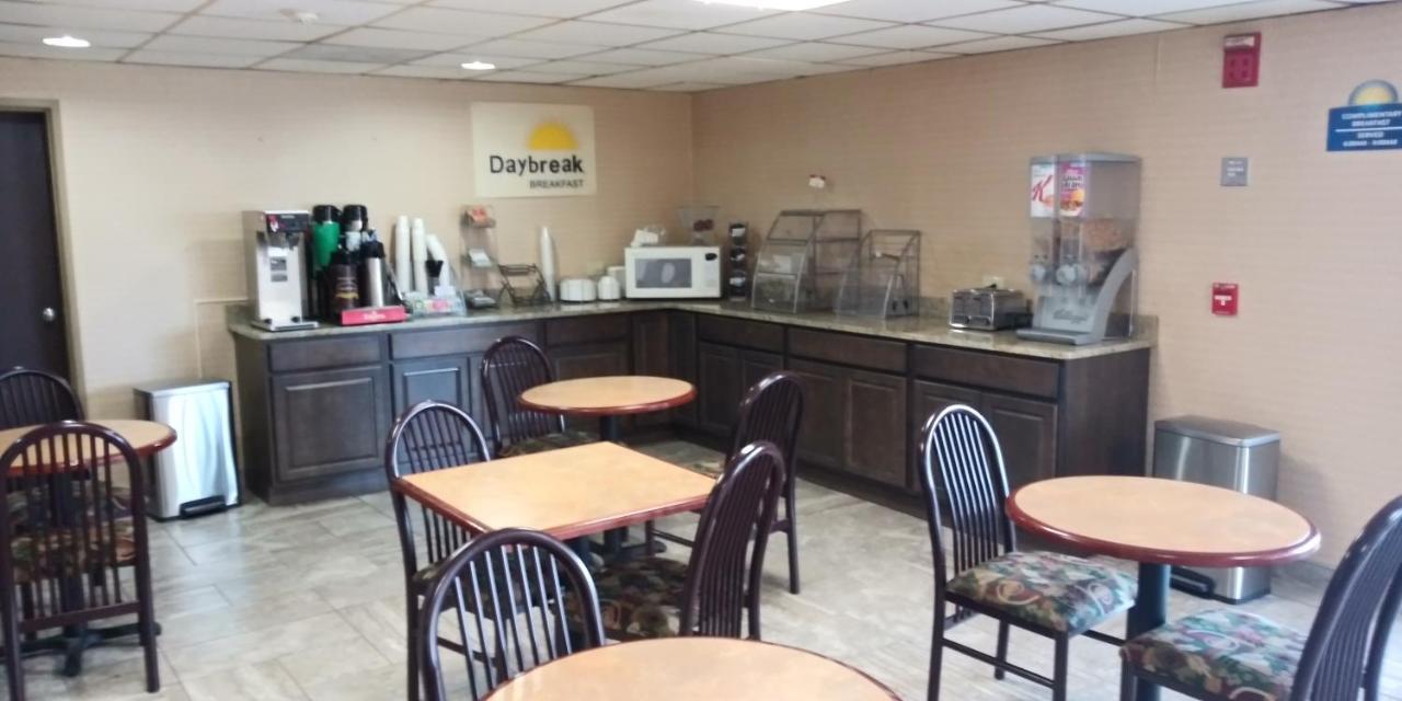 Days Inn By Wyndham Morehead Zewnętrze zdjęcie